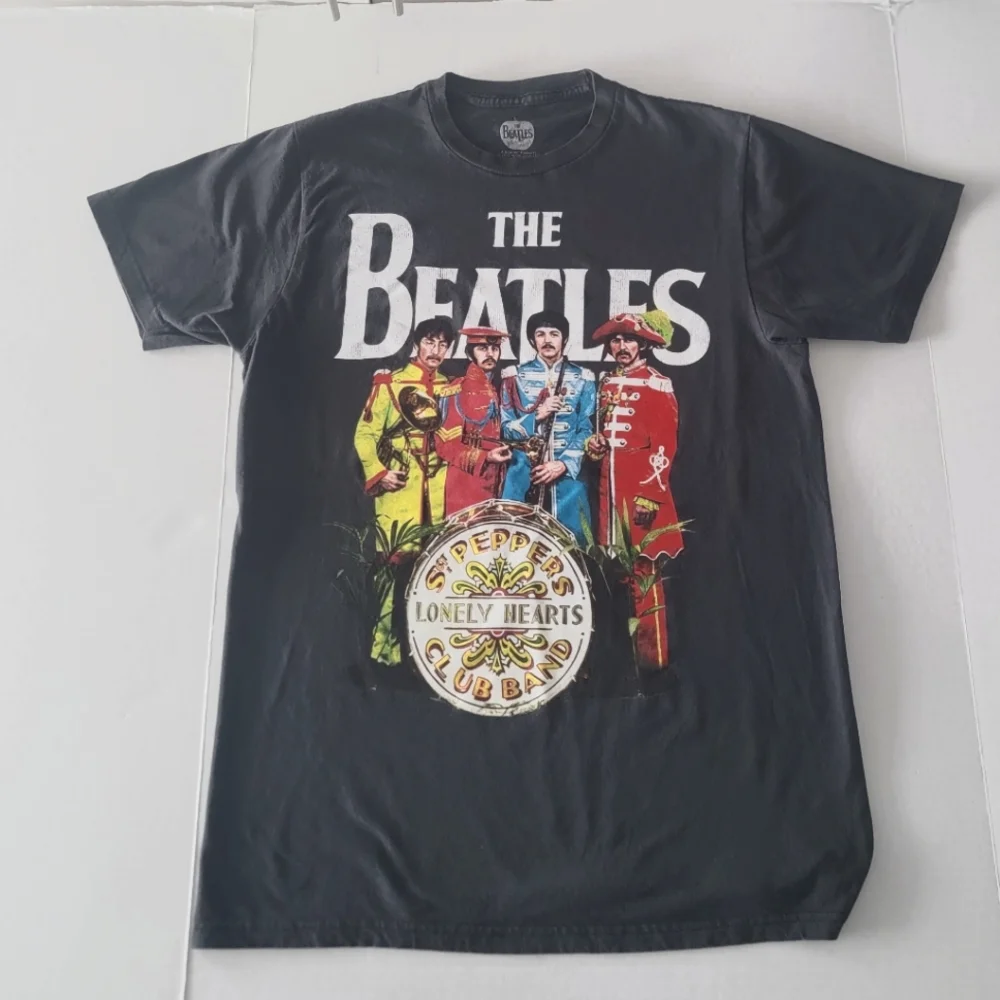 The Beatles Sgt. Pepper Lonely Hearts Club  Band Men's  T- Shirt, 2013 Size L - Picture 7 of 11